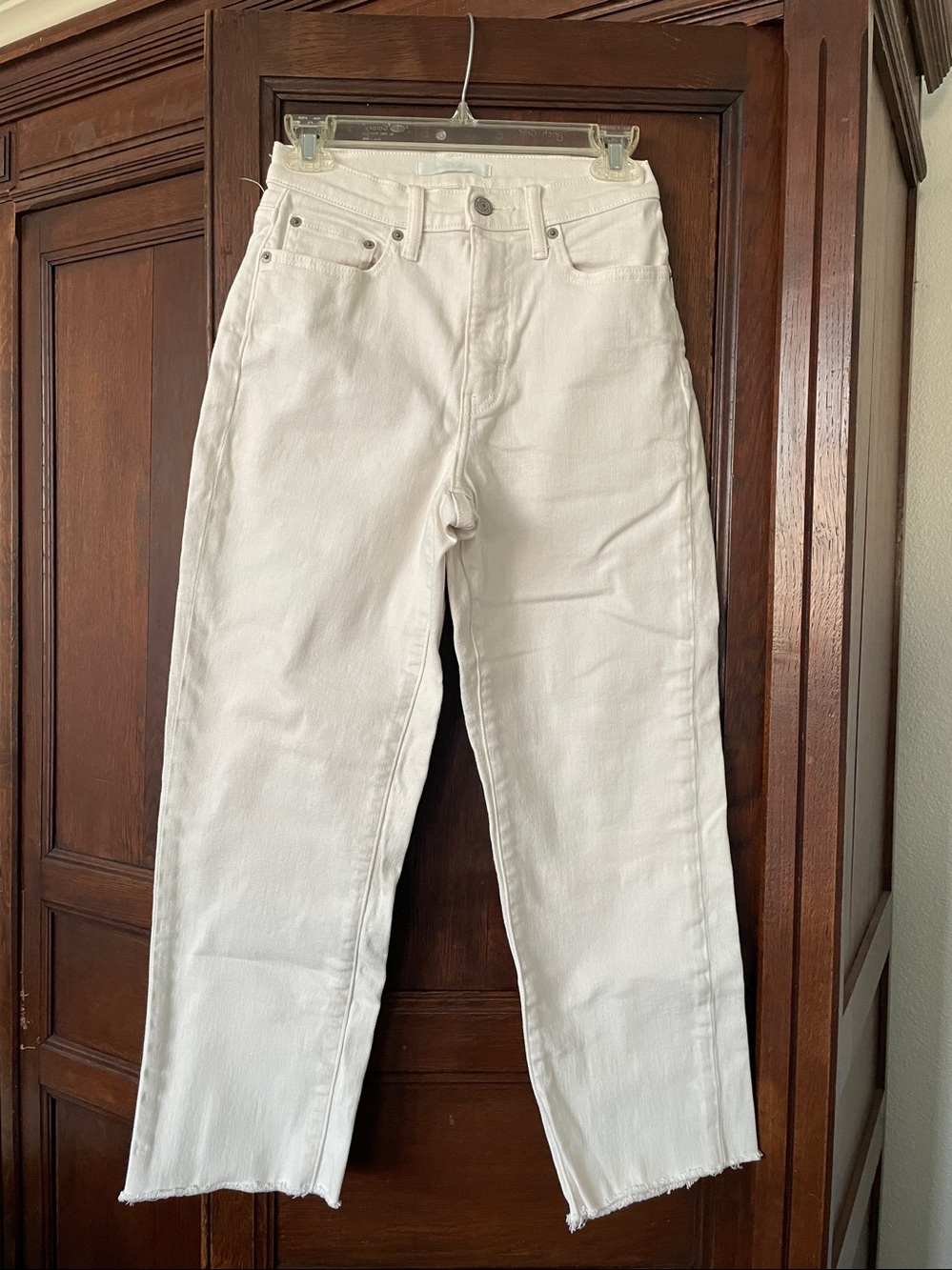 Uniqlo Cotton Ivory White High Rise Straight Leg Denim Jean Pants 25”Raw Hem
